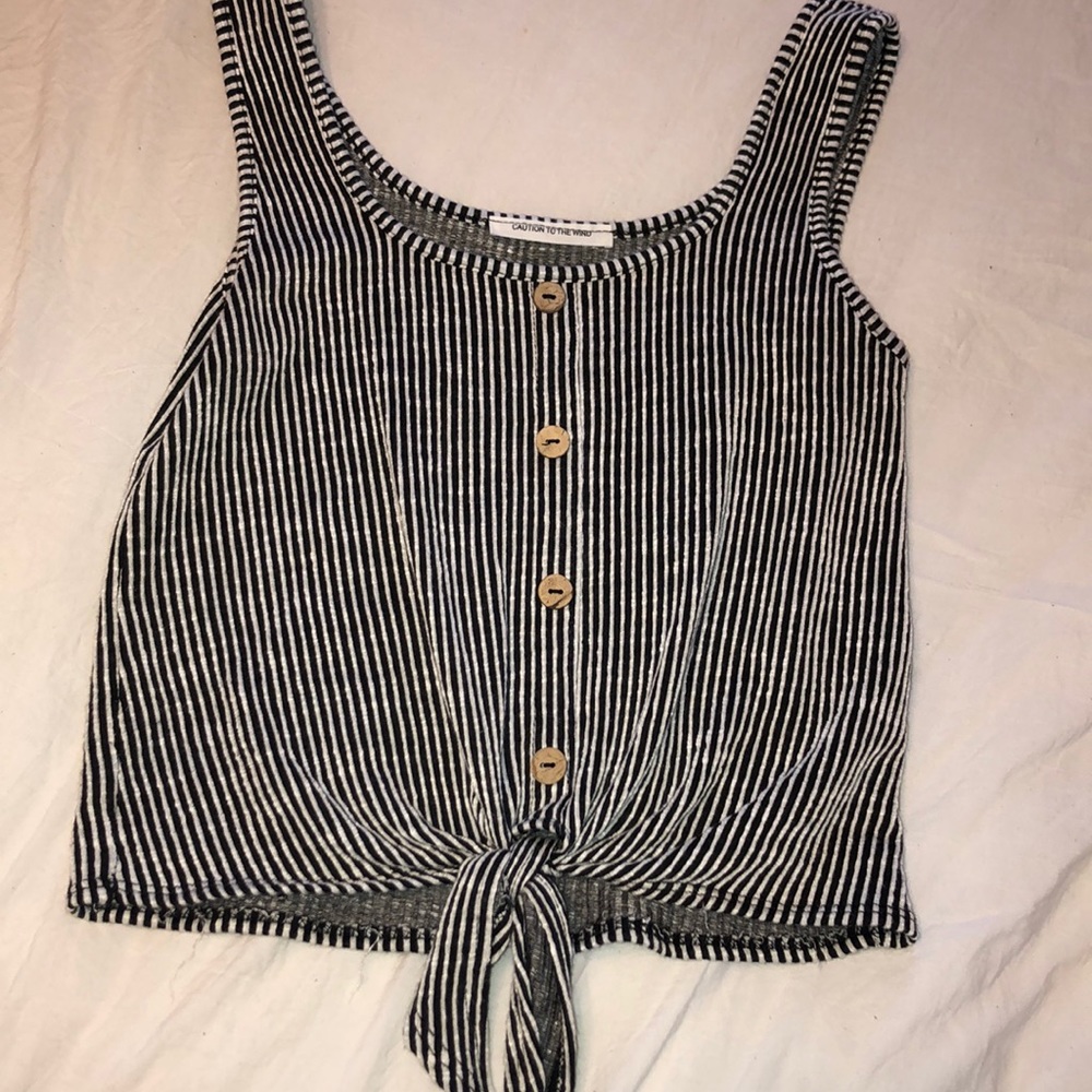 Adorable crop top worn once